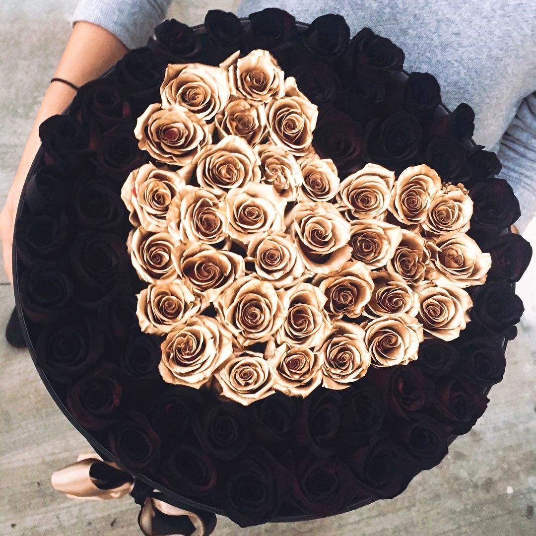 Black Roses Delivery