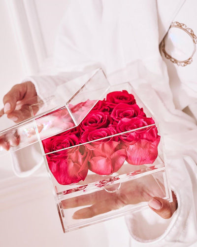 Luxurious gifts for everyone you love. Exquisite arrangements and pieces for the home for less than $199